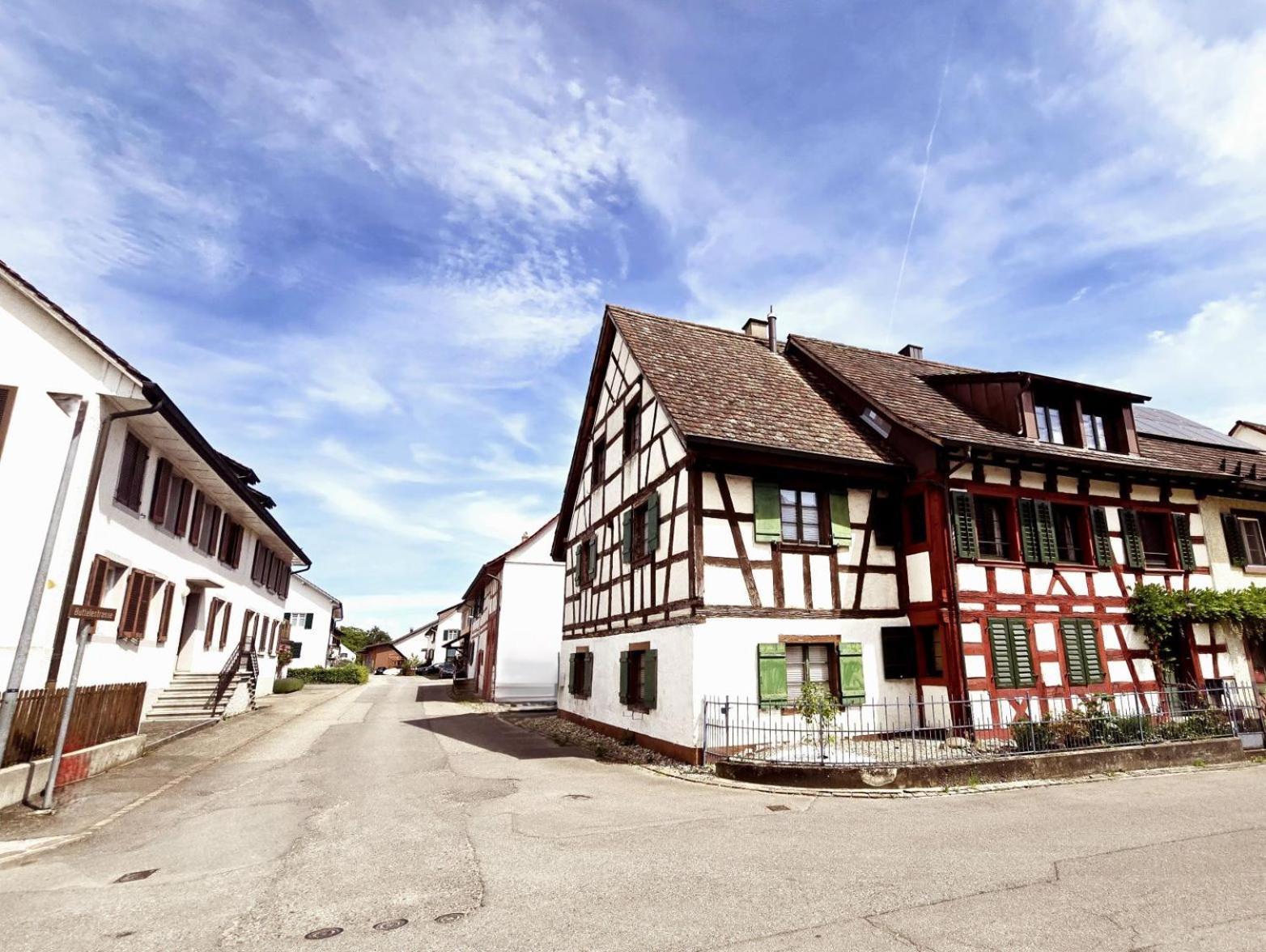 Chalet Happy Cow - Top Lage Naehe Bodensee, Rheinfall, Schaffhausen & Zuerich - Laendliche Idylle Mit Privat-Parkplatz Und Viel Komfort - 120M2 - 3 Stockwerke Ramsen Exterior foto